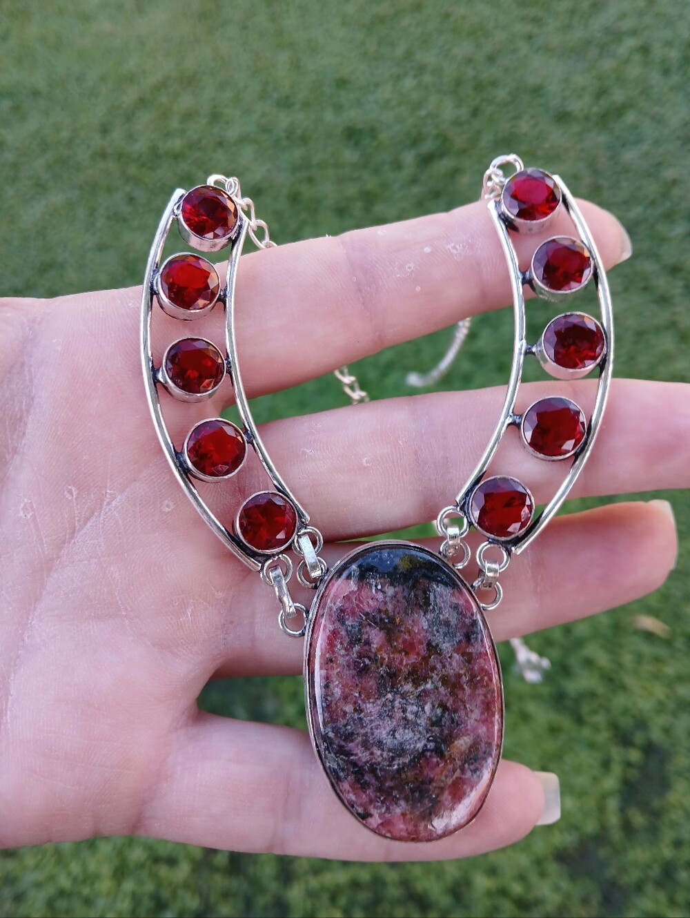 New Oversized Rhodonite & Garnet 925Rhodonite and Faceted Garn Silver Necklace.